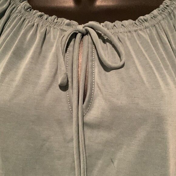 Green Envelope Green Top - Picture 2 of 4